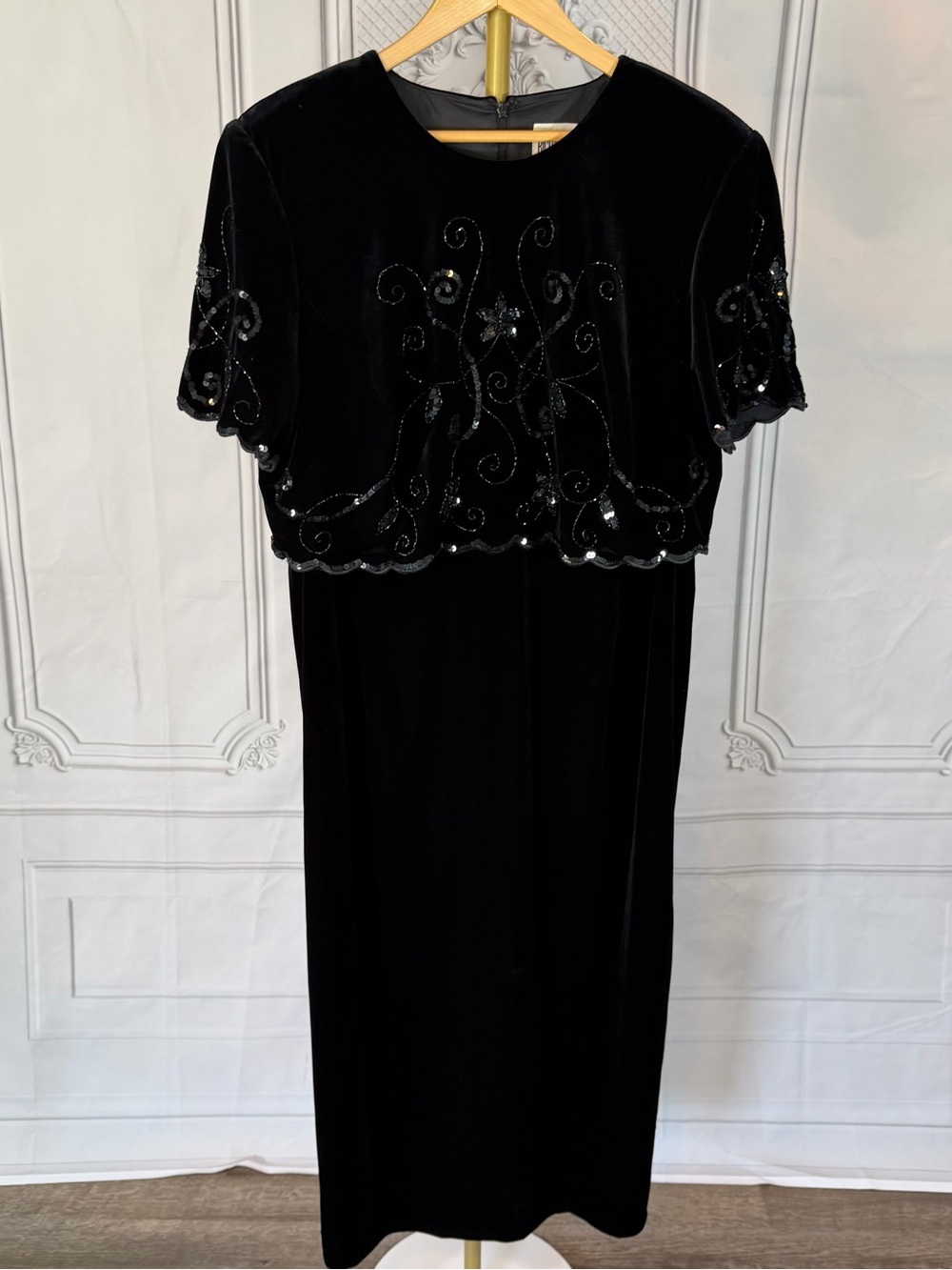Vintage 90s R&M Richards Karen Kwong Black Velvet Sequin Cape Dress 18WP Glam